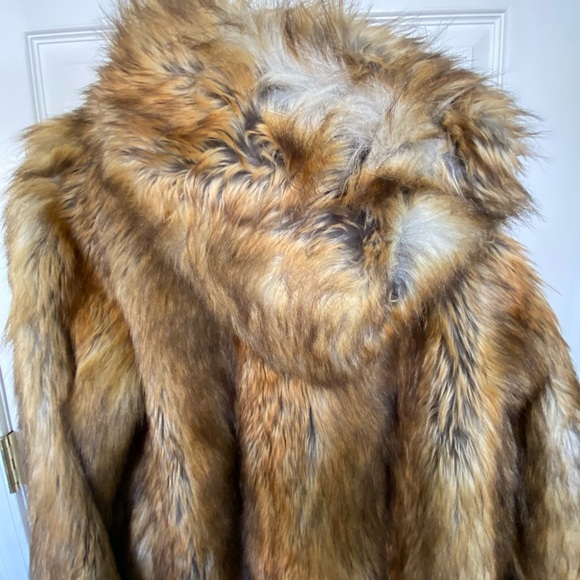 Faux Fox Fur Coat - Beautiful Coat Size 18-20 - Picture 6 of 6